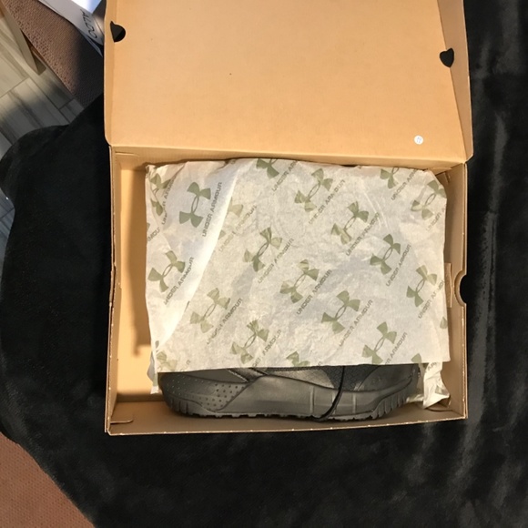 Under Armour, size 11, black - Picture 7 of 8